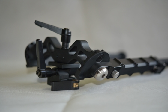 330g Bipod Táctico Exterior Ajustável 5,5''-8,1'' Altura 5 ranhuras para versatilidade